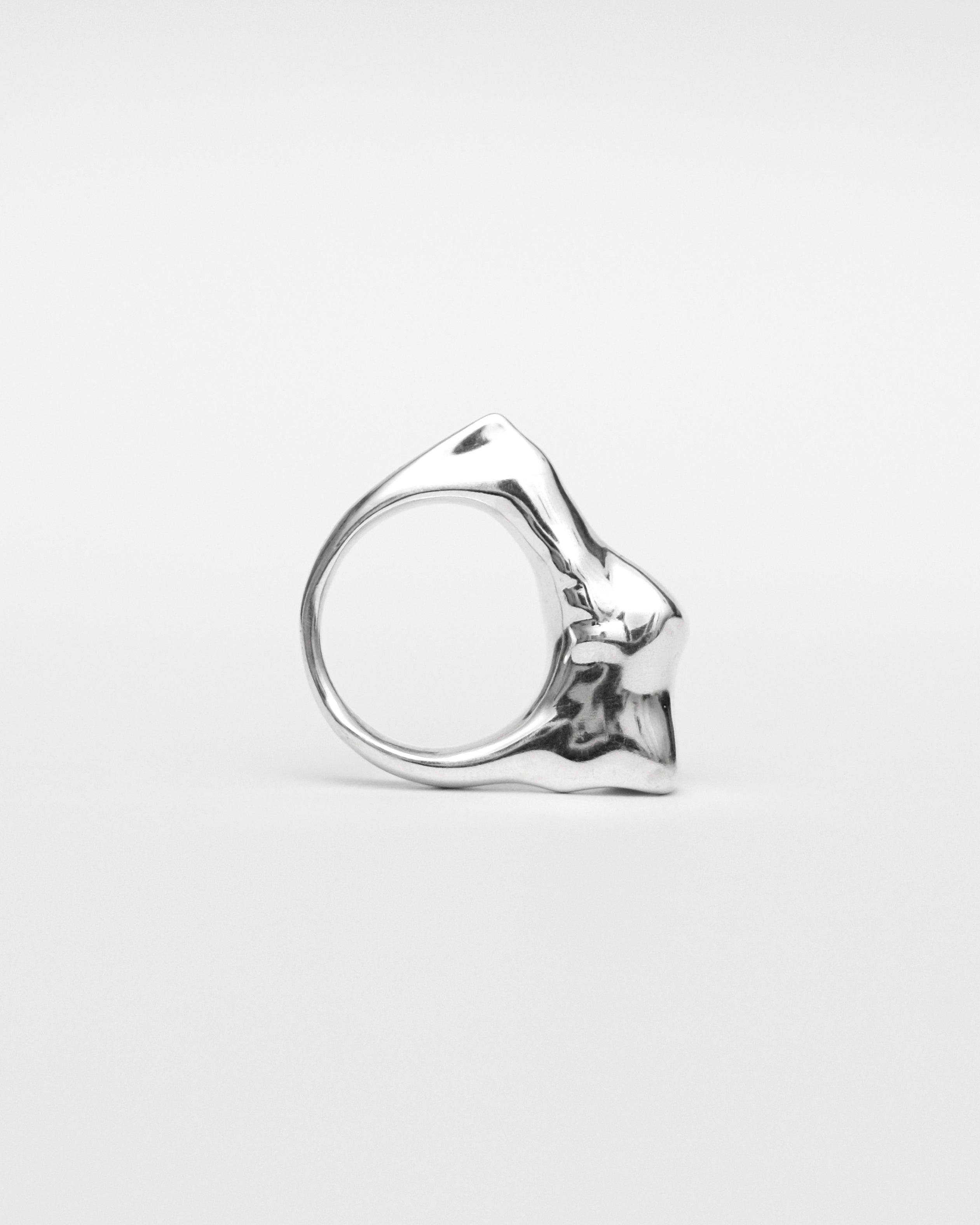 Grus Ring